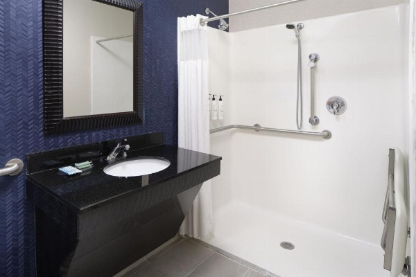 Fairfield Inn & Suites by Marriott Columbia Northeast image 13