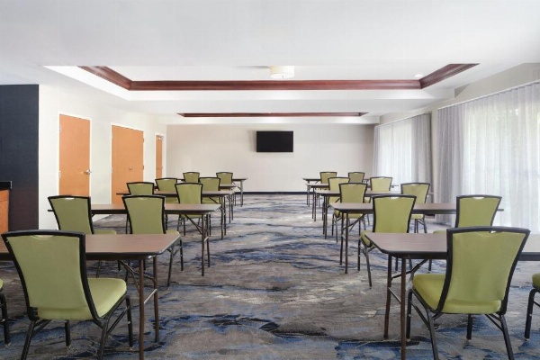 Fairfield Inn & Suites by Marriott Columbia Northeast image 21